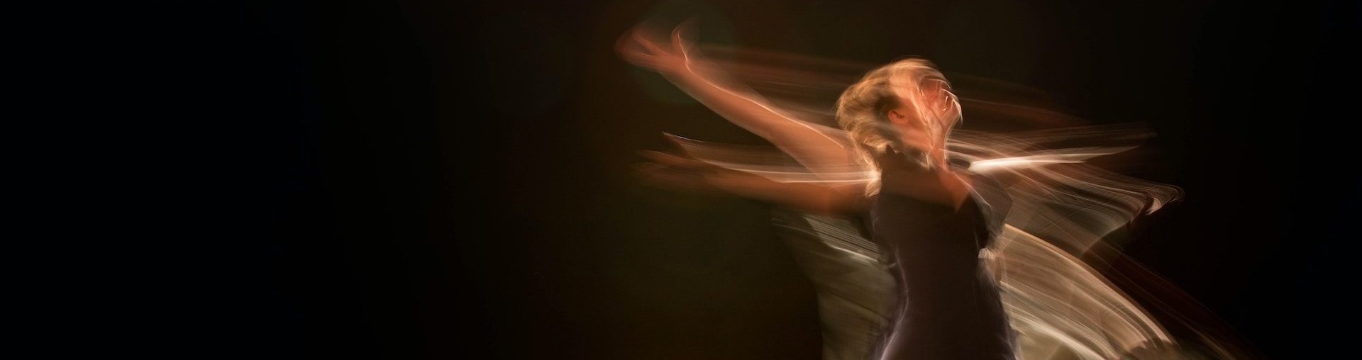 If you want to join Conexus Dance project and be part of the next dance masterclass at UTCB on 13th and 14th November contact :